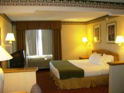 Hotel Express & By Ihg Wauseon