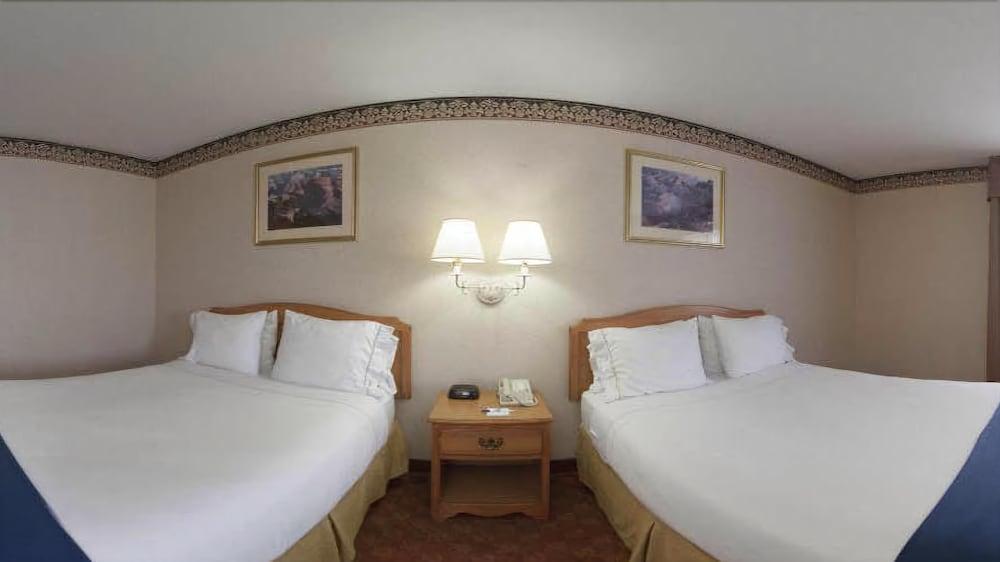 Express & By Ihg Hotel