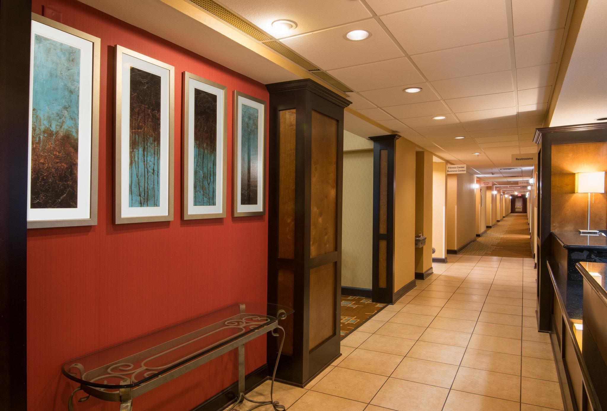 Hotel Express & By Ihg 2*