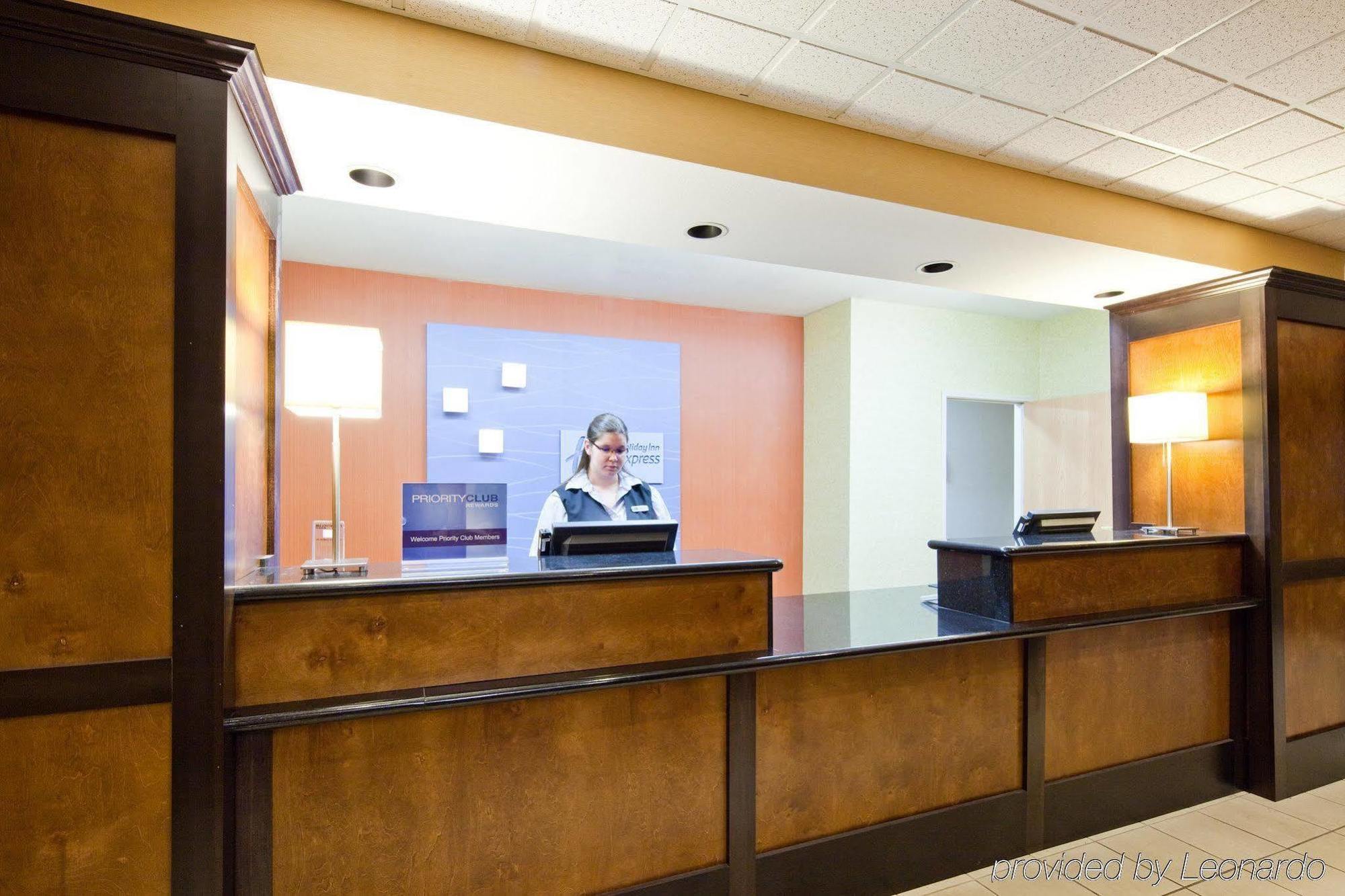 Express & By Ihg 2*